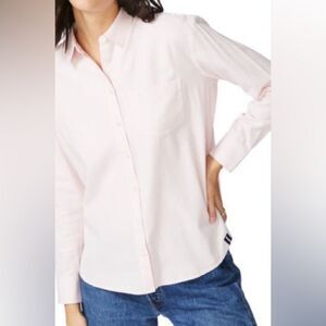 Court & Rowe Logo Embroidered Button-Up Shirt in Chambray Pink Large NWT in pakg